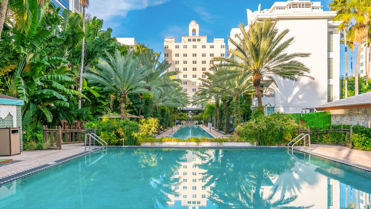 National Hotel Miami Beach at twilight